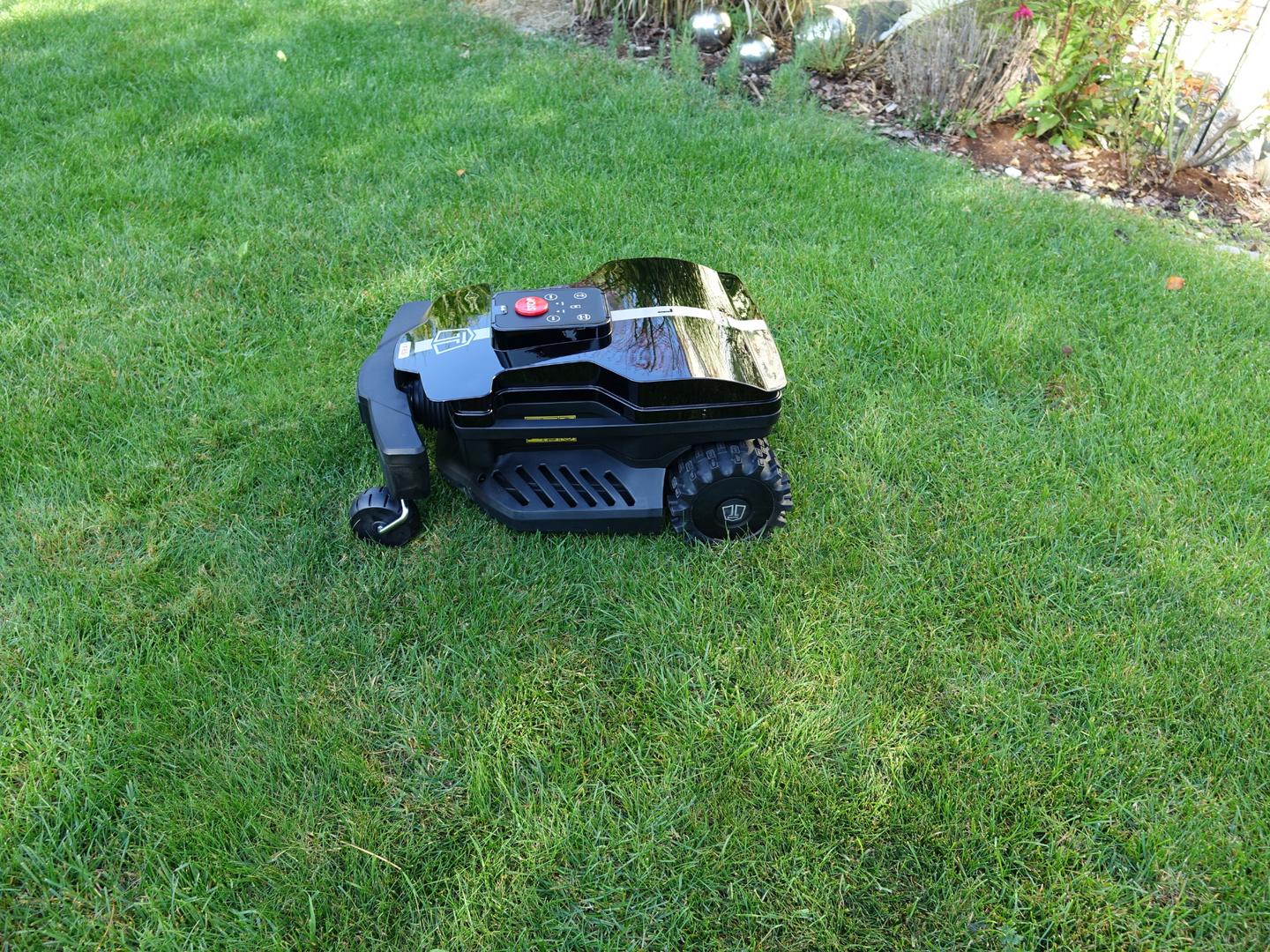 Mähroboter Next Tech LX 2.5 – Innovativer Gartenhelfer