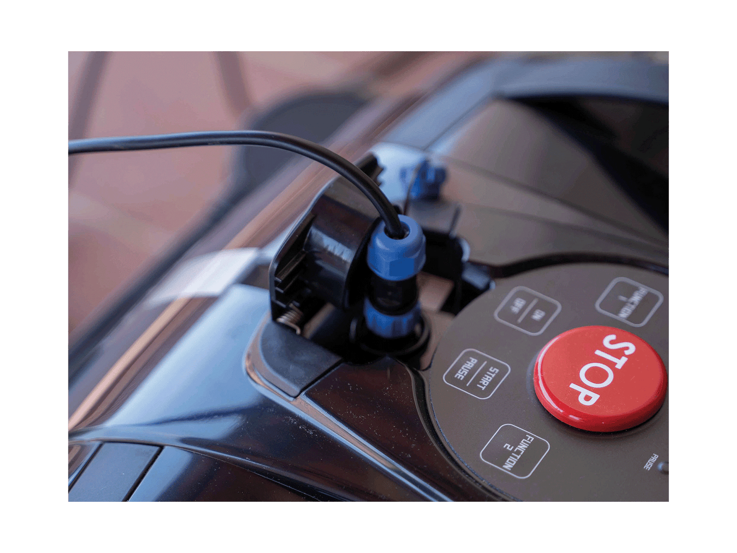 Mähroboter ohne Begrenzungskabel: Tech S6 für 400 m² Garten