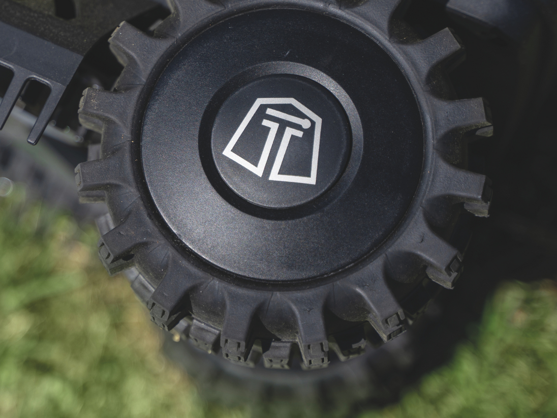 Mähroboter Next Tech DX2 für 700 m² – Starker Gartenhelfer