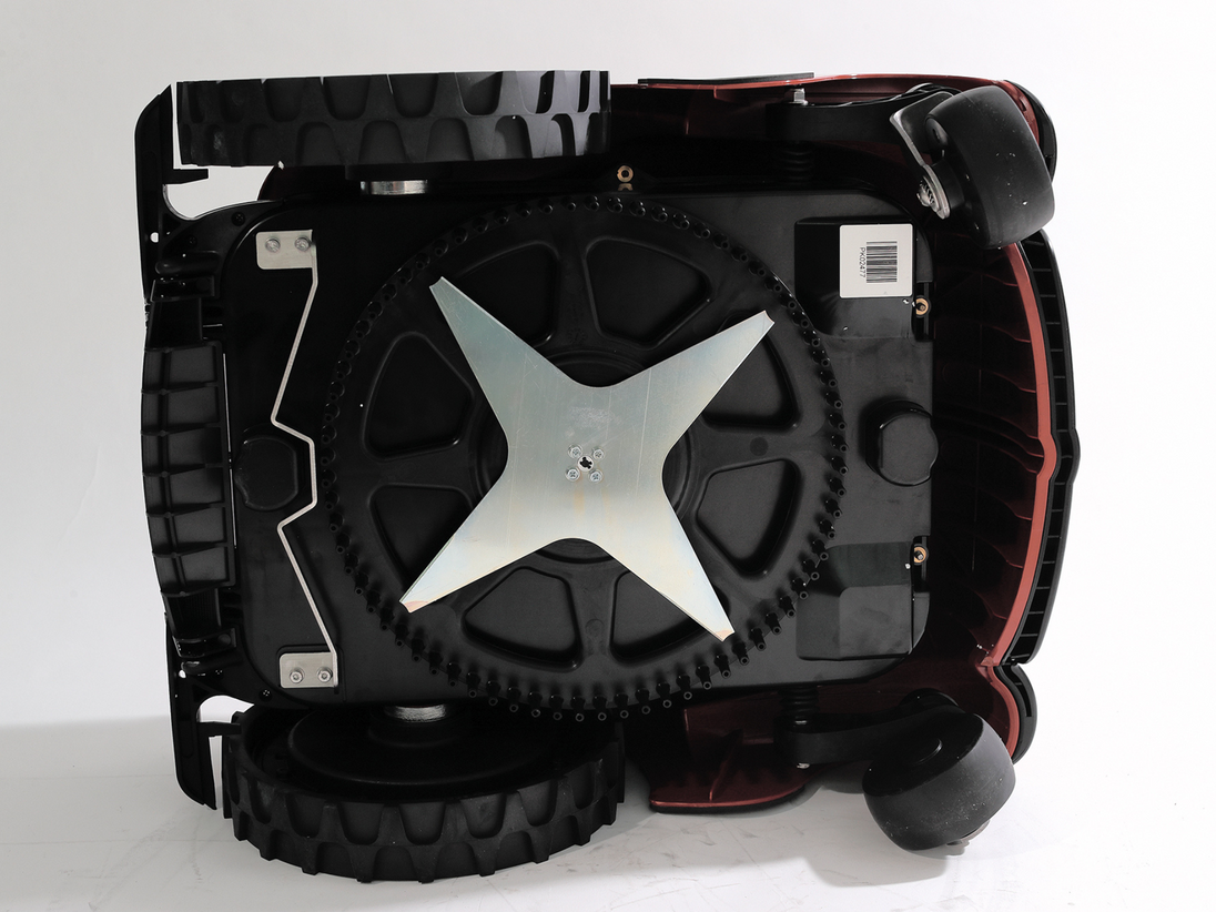 Mähroboter PRO Tech L25i für 3.200 m² - Effiziente Lösung