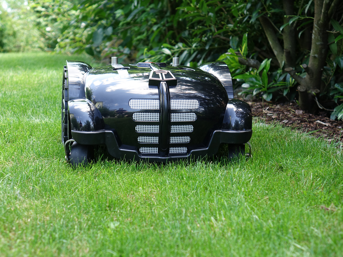 Mähroboter PRO Tech L25i für 3.200 m² - Effiziente Lösung